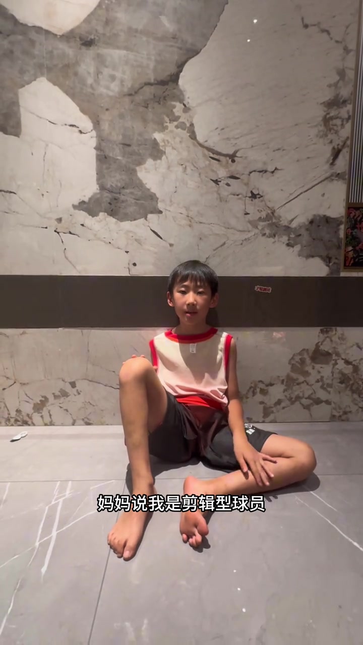 剪辑型球员？周琦儿子糊糊打U6比赛：我要努力训练填满技能点