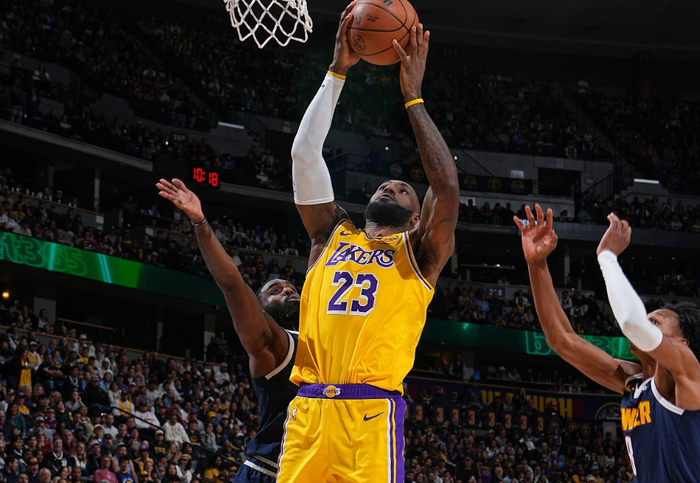 开云娱乐-詹姆斯200岁还能扣太离谱！本人回应朋友称赞：6个笑哭了表情|全明星|丹佛掘金队|nba|掘金|排名_新浪体育_新浪新闻