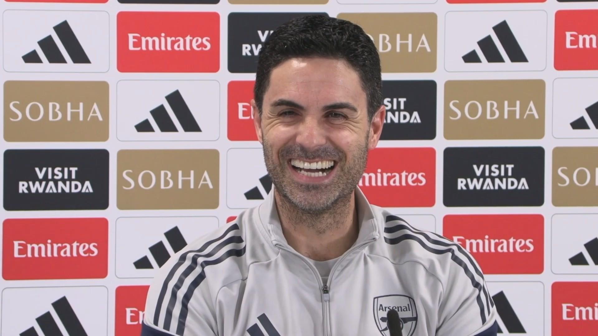 开云体育-阿尔特塔：我能不能在这个时代踢球？可以啊，但只能踢9号位