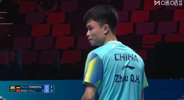 开云APP下载-周启豪2-3不敌弗朗西斯卡，国乒男队2人晋级澳门世界杯16强